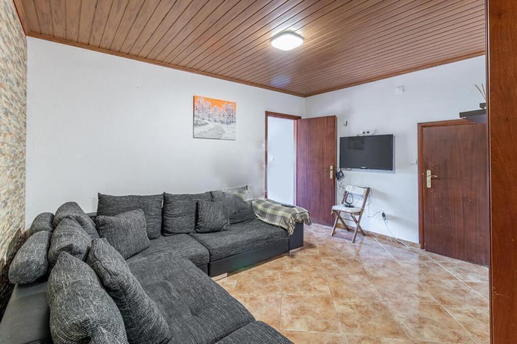 Casa Central - Peceful Mountain Retreat In Calheta Ribeira do Raposo Exterior photo